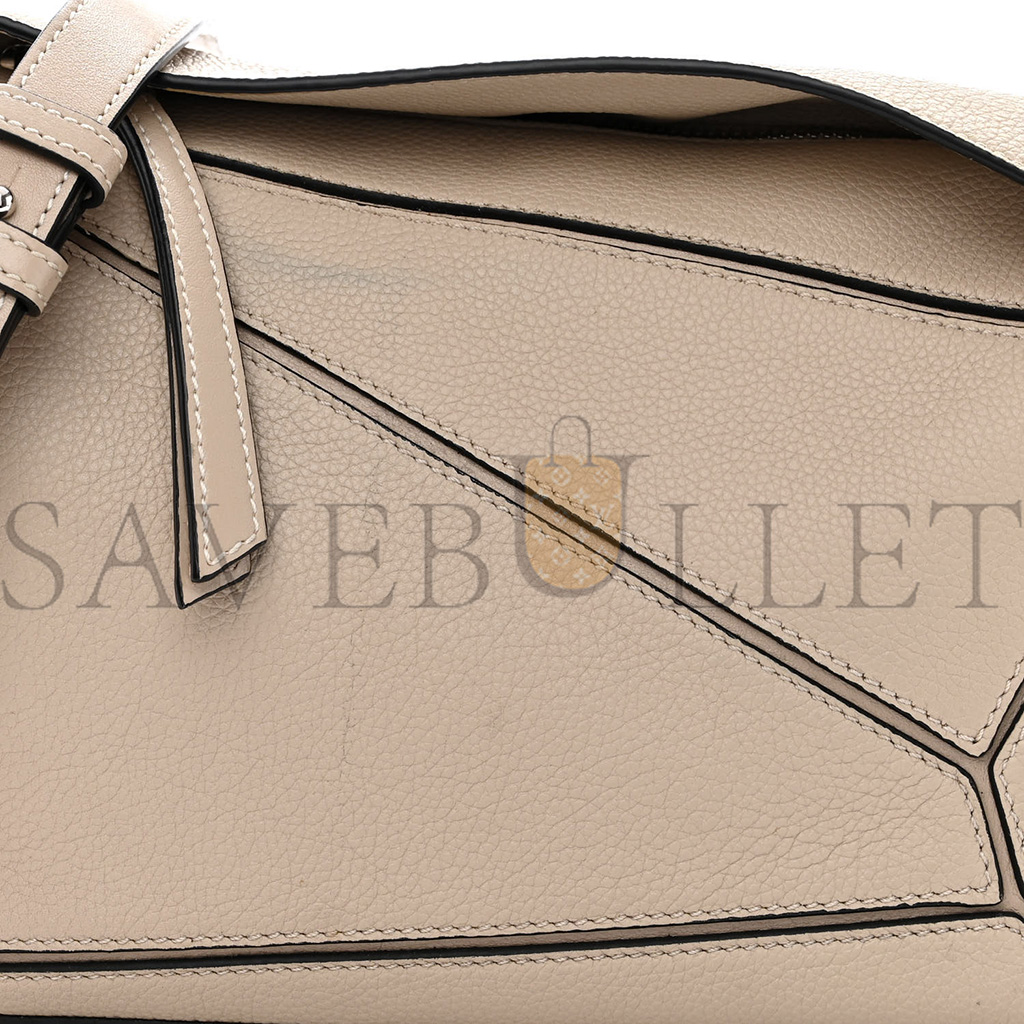 LOEWE GRAINED CALFSKIN SMALL PUZZLE BAG SAND (24*16.5*10.5cm) 